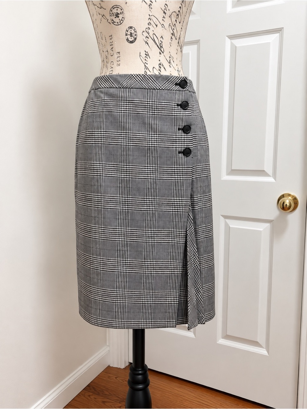 Banana republic Classic Gray Plaid Pencil Skirt with Side Button Detail